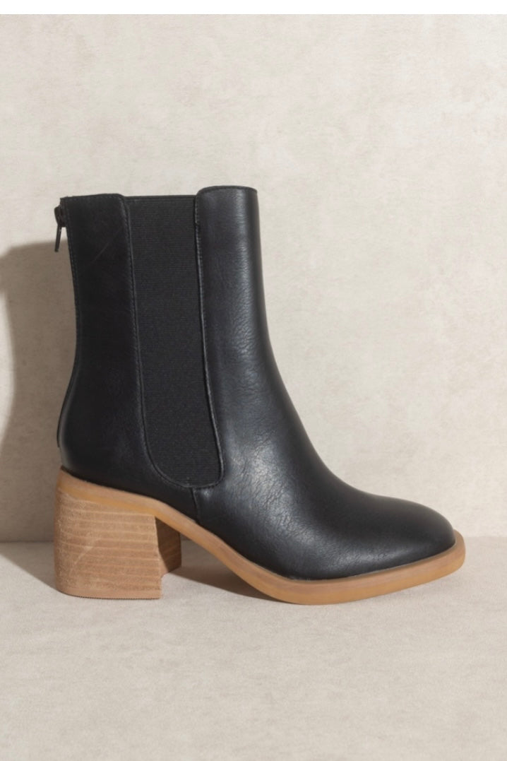 The Olivia Ankle Boots in Black