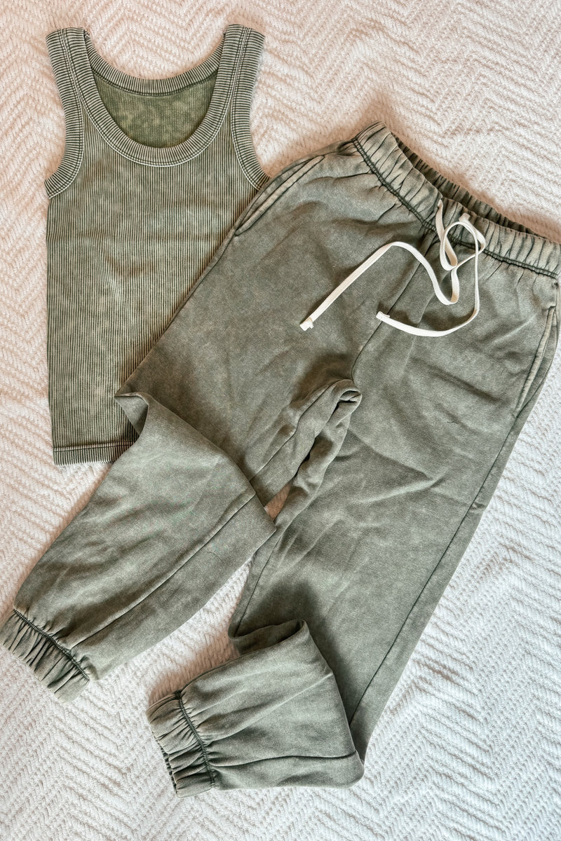 Weekend Hangs Lounge Set in Light Olive