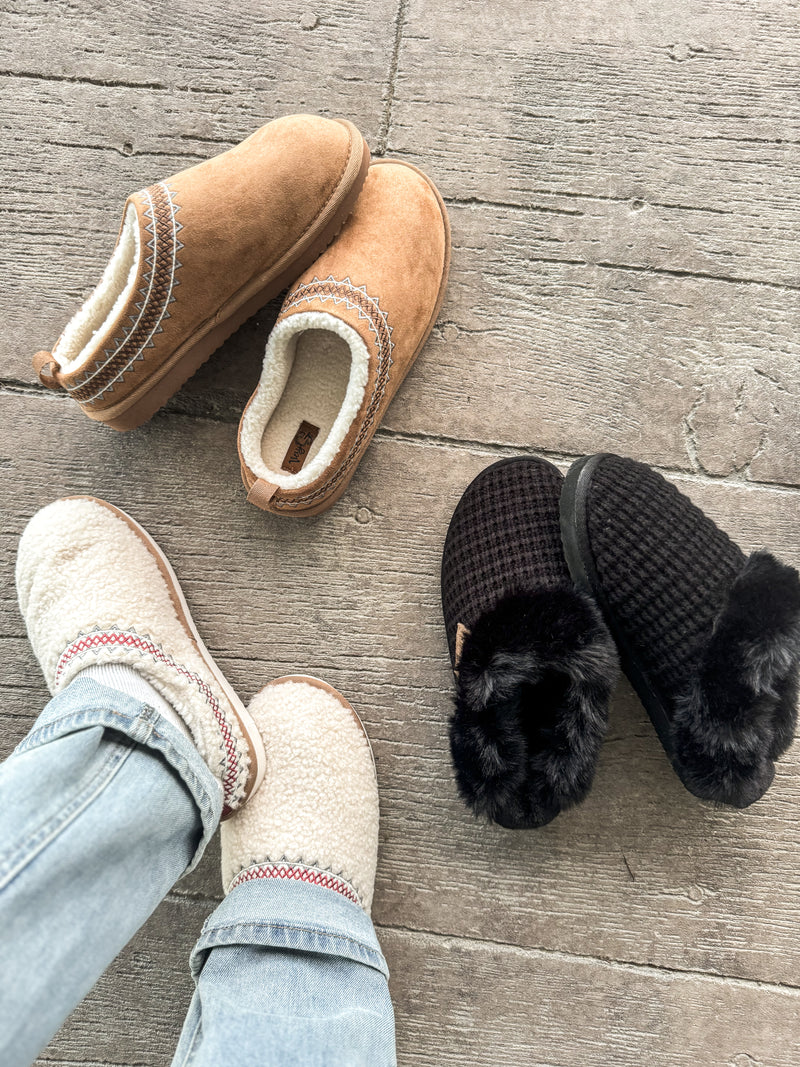 Very G Cuddle Clogs in Tan