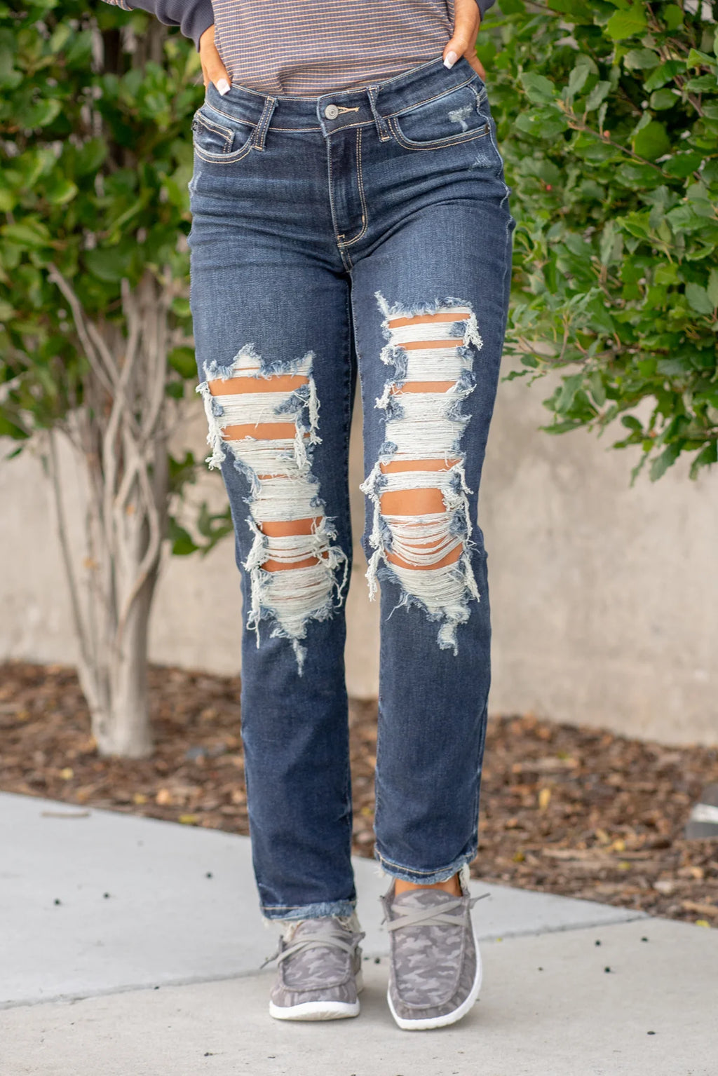 Judy Blue Mid Rise Nashville Straight Leg Jeans